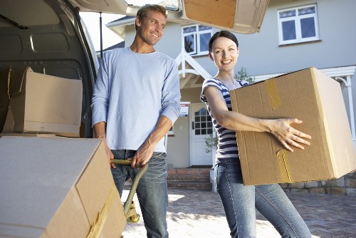 Benefits of moving truck storage services